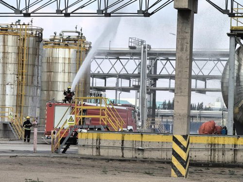 鄂托克旗市場(chǎng)監(jiān)督管理局開展“安全生產(chǎn)月”特種設(shè)備事故應(yīng)急演練，筑牢安全防線